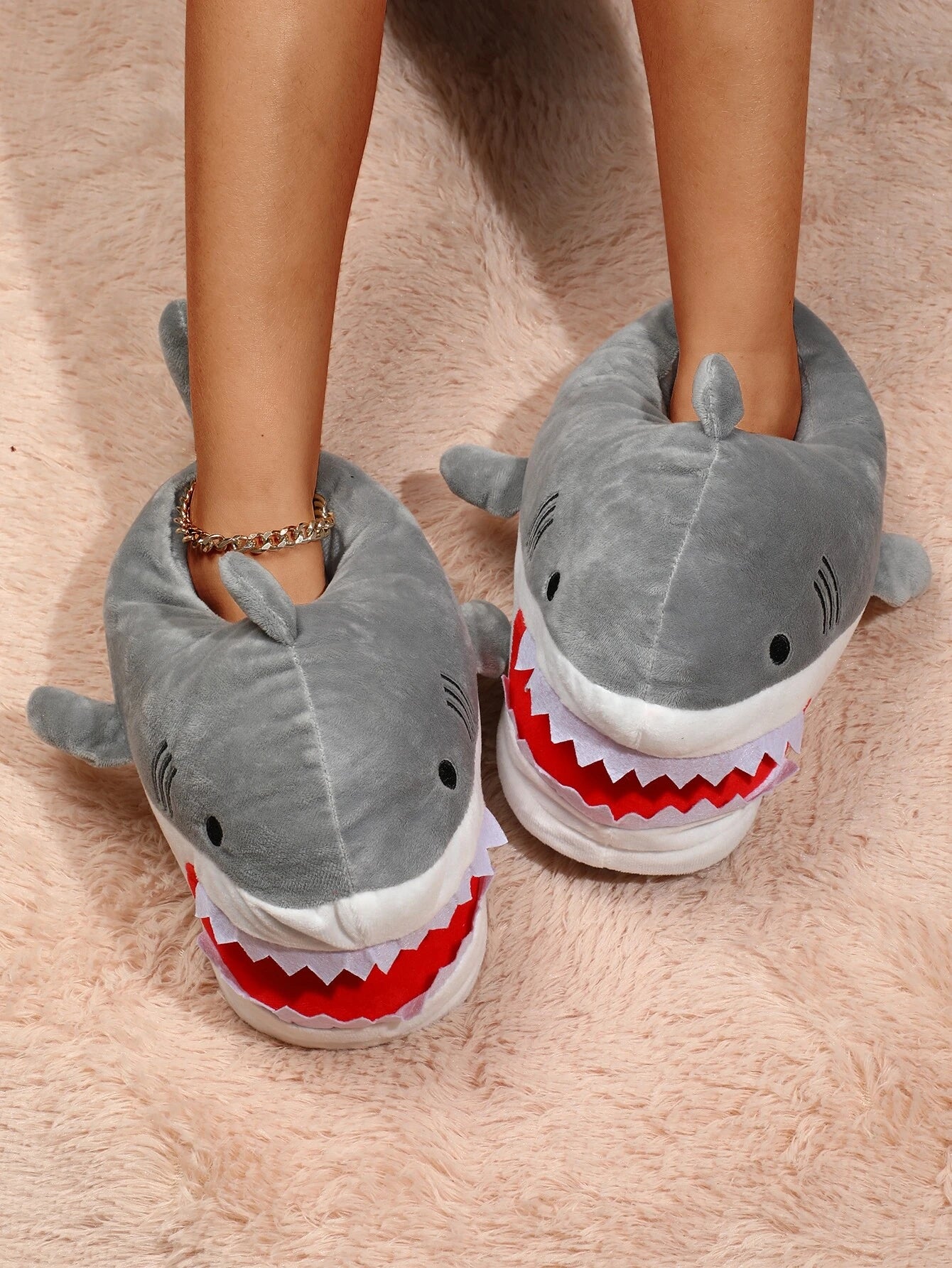 Pantuflas Tiburón - Gris 🦈